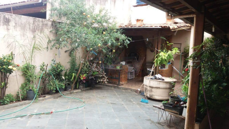 Imagem Casa com 6 Quartos à Venda, 300 m² em Monte Carmelo - Montes Claros Imagem Casa com 6 Quartos à Venda, 300 m² em Monte Carmelo - Montes Claros