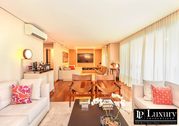 Imagem Apartamento com 3 Quartos à Venda, 226 m² em Vila Nova Conceição - São Paulo