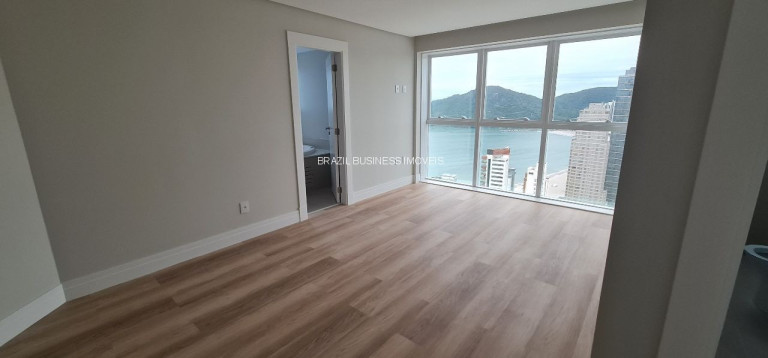 Imagem Imóvel com 4 Quartos à Venda, 227 m² em Centro - Balneário Camboriú Imagem Imóvel com 4 Quartos à Venda, 227 m² em Centro - Balneário Camboriú