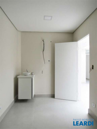 Imagem Sobrado com 9 Quartos à Venda, 250 m² em Centro - Santo André Imagem Sobrado com 9 Quartos à Venda, 250 m² em Centro - Santo André