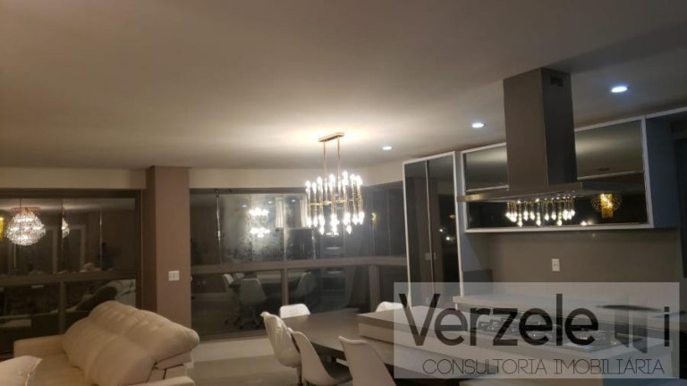 Imagem Apartamento com 4 Quartos à Venda, 183 m² em Centro - Balneário Camboriú Imagem Apartamento com 4 Quartos à Venda, 183 m² em Centro - Balneário Camboriú