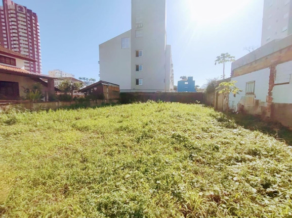 Terreno à Venda, 426 m² em Centro - Joinville
