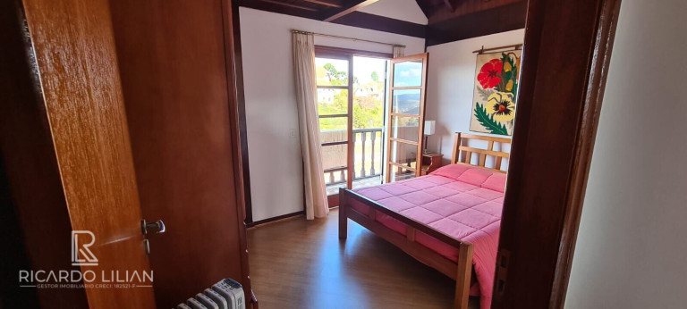 Imagem Sobrado com 4 Quartos à Venda, 135 m² em Centro - Campos Do Jordão Imagem Sobrado com 4 Quartos à Venda, 135 m² em Centro - Campos Do Jordão