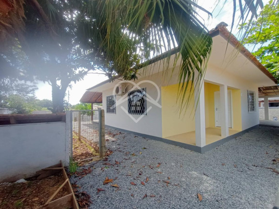 Imagem Casa com 2 Quartos à Venda, 130 m² Imagem Casa com 2 Quartos à Venda, 130 m²