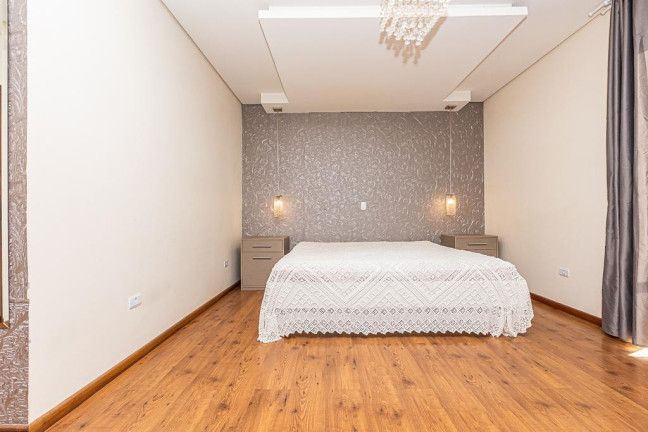 Imagem Casa com 4 Quartos à Venda, 440 m² em Augusta - Curitiba
