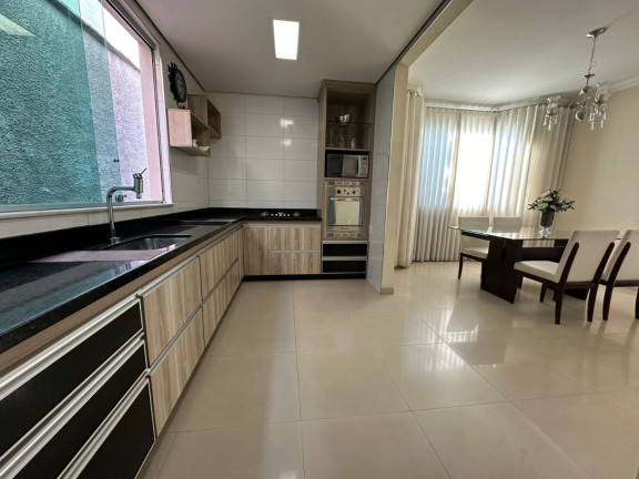 Imagem Casa com 4 Quartos à Venda, 372 m² em Cabral - Contagem Imagem Casa com 4 Quartos à Venda, 372 m² em Cabral - Contagem