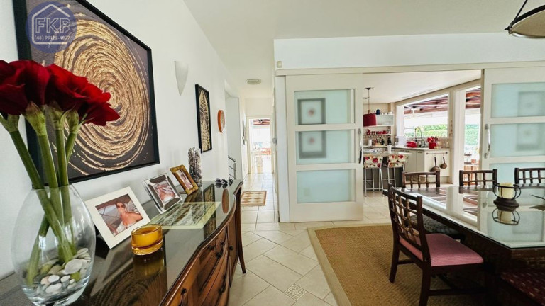 Imagem Casa com 4 Quartos à Venda, 400 m² em Jurerê Internacional - Florianópolis