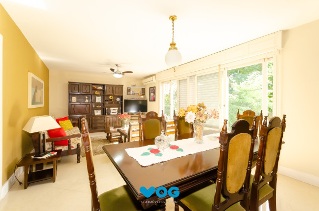 Casa com 3 Quartos à Venda, 230 m² em Petrópolis - Porto Alegre