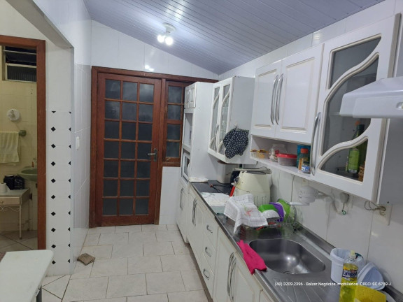 Imagem Casa com 4 Quartos à Venda, 148 m² em Itacorubi - Florianópolis Imagem Casa com 4 Quartos à Venda, 148 m² em Itacorubi - Florianópolis