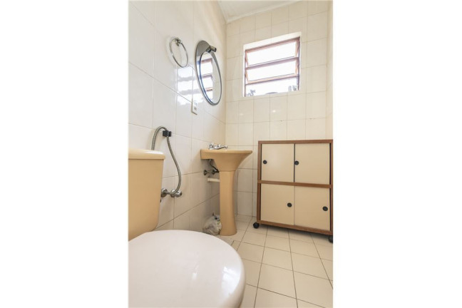 Imagem Casa com 4 Quartos à Venda,  em Três Figueiras - Porto Alegre