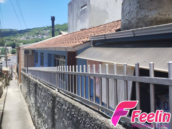 Casa com 3 Quartos à Venda, 98 m² em Pantanal - Florianópolis