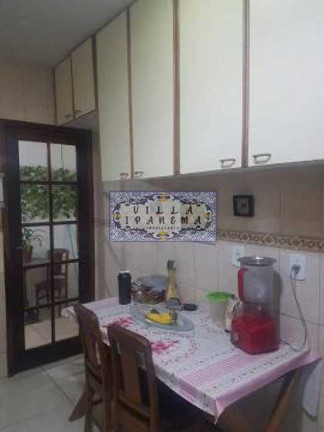 Imagem Casa de Vila com 4 Quartos à Venda, 180 m² em Tijuca - Rio De Janeiro Imagem Casa de Vila com 4 Quartos à Venda, 180 m² em Tijuca - Rio De Janeiro
