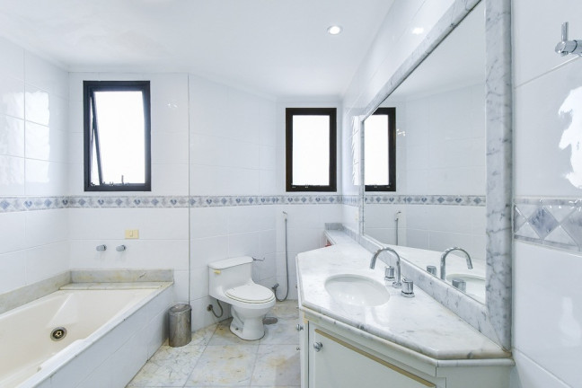 Imagem Apartamento com 4 Quartos à Venda, 200 m² em Moema - São Paulo