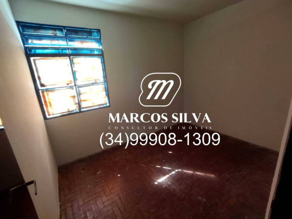 Imagem Casa com 3 Quartos à Venda, 250 m² em Nossa Senhora Aparecida - Uberlândia Imagem Casa com 3 Quartos à Venda, 250 m² em Nossa Senhora Aparecida - Uberlândia