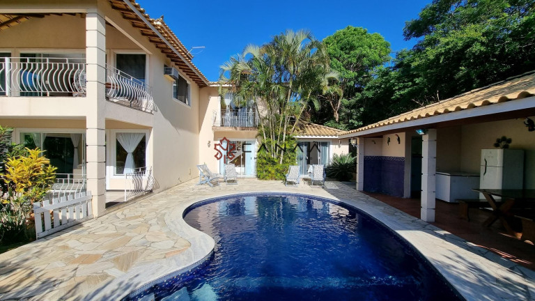 Imagem Casa com 7 Quartos à Venda, 450 m² em Ferradura - Armação Dos Búzios Imagem Casa com 7 Quartos à Venda, 450 m² em Ferradura - Armação Dos Búzios
