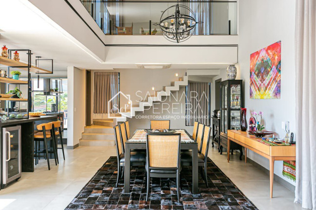 Imagem Casa de Condomínio com 4 Quartos à Venda, 700 m² em Cacupé - Florianópolis Imagem Casa de Condomínio com 4 Quartos à Venda, 700 m² em Cacupé - Florianópolis