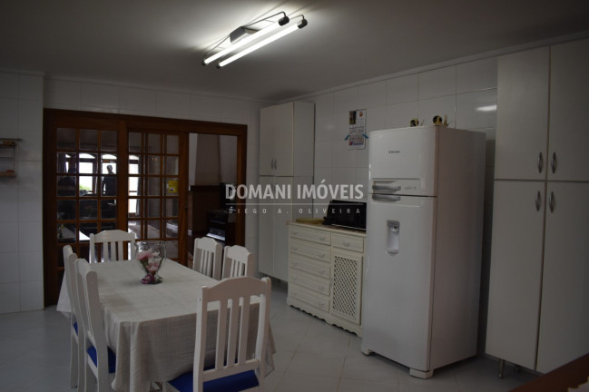 Imagem Casa com 4 Quartos à Venda, 314 m² em Região Do Alto Do Capivari - Campos Do Jordão Imagem Casa com 4 Quartos à Venda, 314 m² em Região Do Alto Do Capivari - Campos Do Jordão
