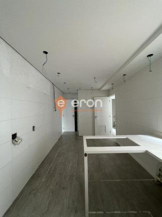 Imagem Apartamento com 3 Quartos à Venda, 242 m² Imagem Apartamento com 3 Quartos à Venda, 242 m²