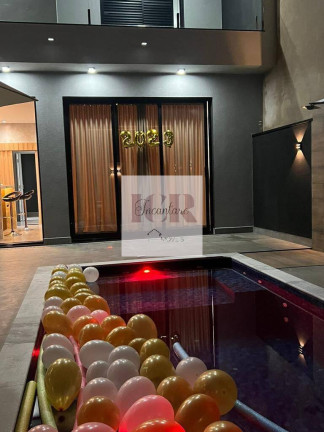 Imagem Casa de Condomínio com 3 Quartos à Venda, 250 m² em São Paulo