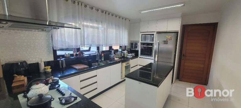 Imagem Casa com 4 Quartos à Venda, 700 m² em Centro - Blumenau Imagem Casa com 4 Quartos à Venda, 700 m² em Centro - Blumenau