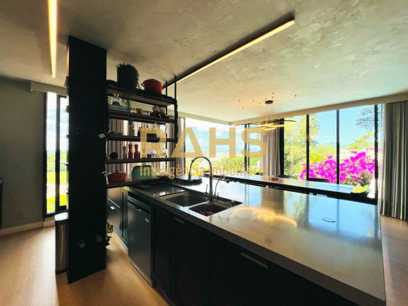 Imagem Casa com 3 Quartos à Venda, 294 m² em América - Joinville Imagem Casa com 3 Quartos à Venda, 294 m² em América - Joinville