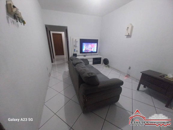 Imagem Casa com 3 Quartos à Venda, em Jardim Elza Maria - Jacareí Imagem Casa com 3 Quartos à Venda, em Jardim Elza Maria - Jacareí