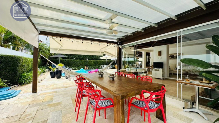 Imagem Casa com 4 Quartos à Venda, 400 m² em Jurerê Internacional - Florianópolis