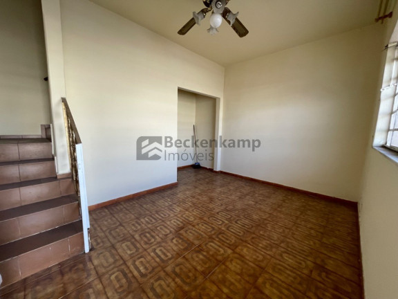 Imagem Sobrado com 3 Quartos à Venda, em Aterrado - Volta Redonda Imagem Sobrado com 3 Quartos à Venda, em Aterrado - Volta Redonda