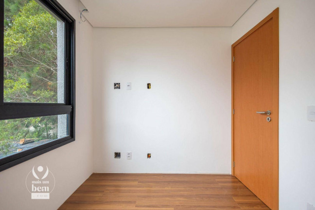 Imagem Sobrado com 3 Quartos à Venda, 112 m² em Santa Cândida - Curitiba