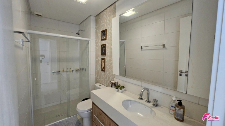 Imagem Apartamento com 3 Quartos à Venda, 132 m² em Balneário - Florianópolis Imagem Apartamento com 3 Quartos à Venda, 132 m² em Balneário - Florianópolis