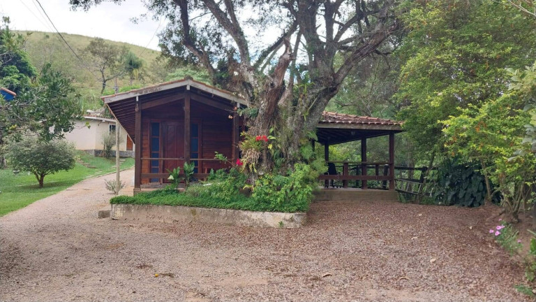 Chácara com 3 Quartos à Venda, 200 m² em Vila Amelia - Paraibuna