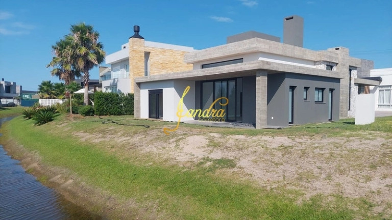 Imagem Casa de Condomínio com 4 Quartos à Venda, 240 m² em Remanso - Xangri-la Imagem Casa de Condomínio com 4 Quartos à Venda, 240 m² em Remanso - Xangri-la