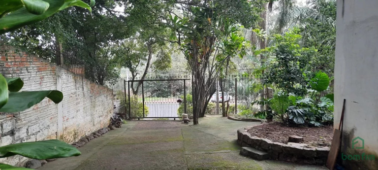 Imagem Casa com 3 Quartos à Venda, 300 m² em Vila Nova - Porto Alegre Imagem Casa com 3 Quartos à Venda, 300 m² em Vila Nova - Porto Alegre
