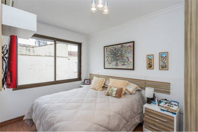 Imagem Imóvel com 4 Quartos à Venda, em Moinhos De Vento - Porto Alegre Imagem Imóvel com 4 Quartos à Venda, em Moinhos De Vento - Porto Alegre