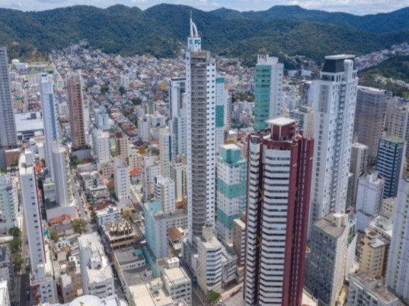 Imagem Apartamento com 2 Quartos à Venda, 131 m² em Centro - Balneário Camboriú Imagem Apartamento com 2 Quartos à Venda, 131 m² em Centro - Balneário Camboriú