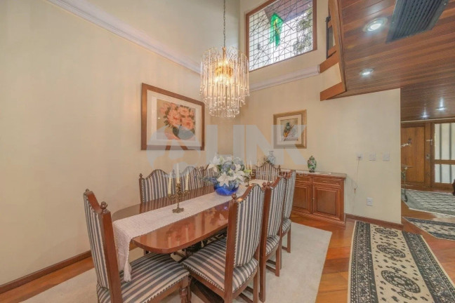 Imagem Casa com 4 Quartos à Venda, 351 m² em Petrópolis - Porto Alegre