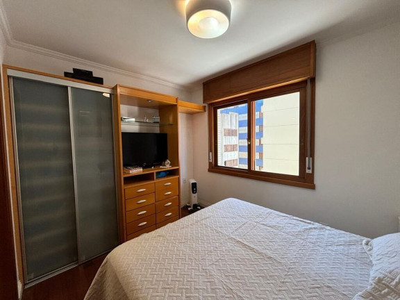 Imagem Apartamento com 4 Quartos à Venda, 253 m² em Petrópolis - Porto Alegre Imagem Apartamento com 4 Quartos à Venda, 253 m² em Petrópolis - Porto Alegre
