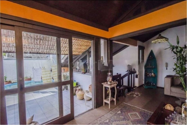 Imagem Cobertura com 3 Quartos à Venda, 210 m² em Menino Deus - Porto Alegre Imagem Cobertura com 3 Quartos à Venda, 210 m² em Menino Deus - Porto Alegre