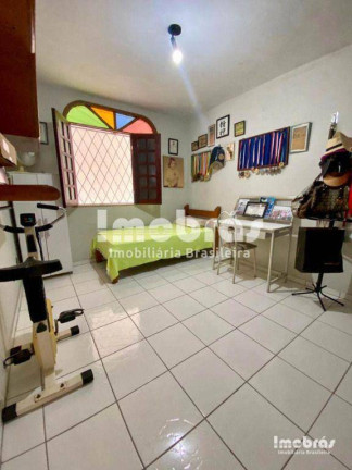Imagem Casa com 3 Quartos à Venda, 230 m² em Cidade Dos Funcionários - Fortaleza Imagem Casa com 3 Quartos à Venda, 230 m² em Cidade Dos Funcionários - Fortaleza