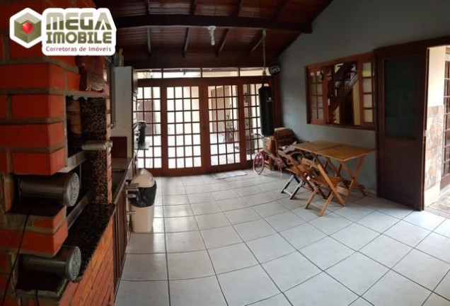 Imagem Casa com 3 Quartos à Venda, 450 m² em Córrego Grande - Florianópolis Imagem Casa com 3 Quartos à Venda, 450 m² em Córrego Grande - Florianópolis