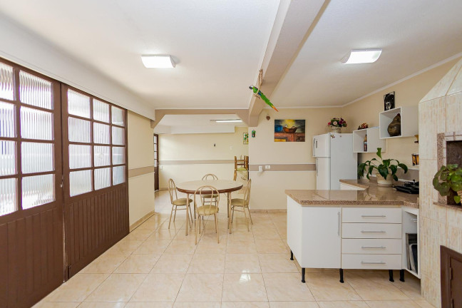 Imagem Casa com 4 Quartos à Venda, 271 m² em Santo Inácio - Curitiba Imagem Casa com 4 Quartos à Venda, 271 m² em Santo Inácio - Curitiba