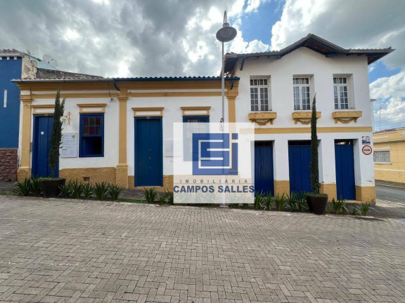 Casa à Venda, 450 m² em Centro - Socorro
