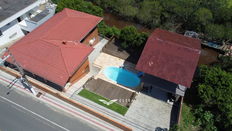 Imagem Casa com 6 Quartos à Venda, em Itajuba - Barra Velha Imagem Casa com 6 Quartos à Venda, em Itajuba - Barra Velha