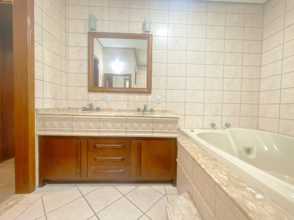 Imagem Casa com 3 Quartos à Venda, 320 m² em Coqueiros - Florianópolis