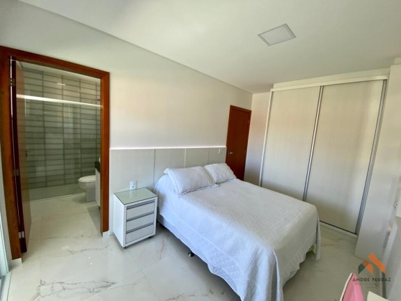 Imagem Casa com 4 Quartos à Venda, 300 m²