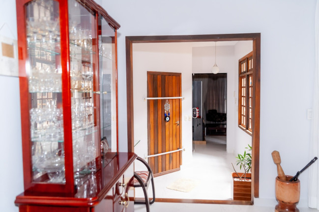 Imagem Casa com 5 Quartos à Venda, 300 m² em Estreito - Florianópolis