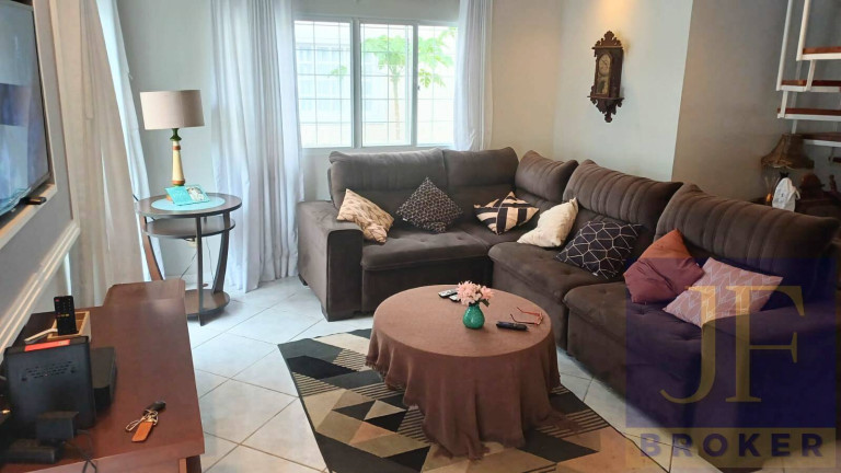 Imagem Casa com 6 Quartos para Temporada, em Canasvieiras - Florianópolis Imagem Casa com 6 Quartos para Temporada, em Canasvieiras - Florianópolis