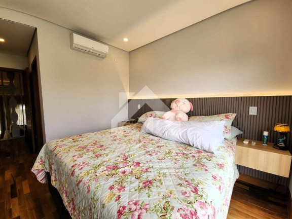 Imagem Casa de Condomínio com 3 Quartos à Venda, 303 m² em Granja Viana - Carapicuíba Imagem Casa de Condomínio com 3 Quartos à Venda, 303 m² em Granja Viana - Carapicuíba