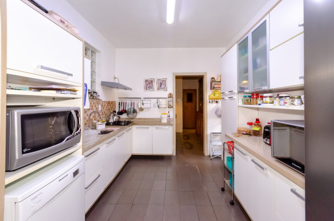 Imagem Casa com 4 Quartos à Venda, 332 m² em Petrópolis - Porto Alegre Imagem Casa com 4 Quartos à Venda, 332 m² em Petrópolis - Porto Alegre