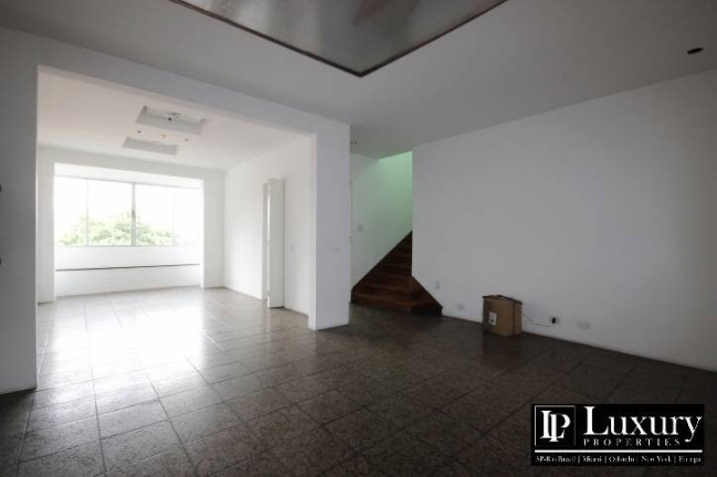 Imagem Casa com 3 Quartos à Venda, 380 m² em Pacaembu - São Paulo Imagem Casa com 3 Quartos à Venda, 380 m² em Pacaembu - São Paulo